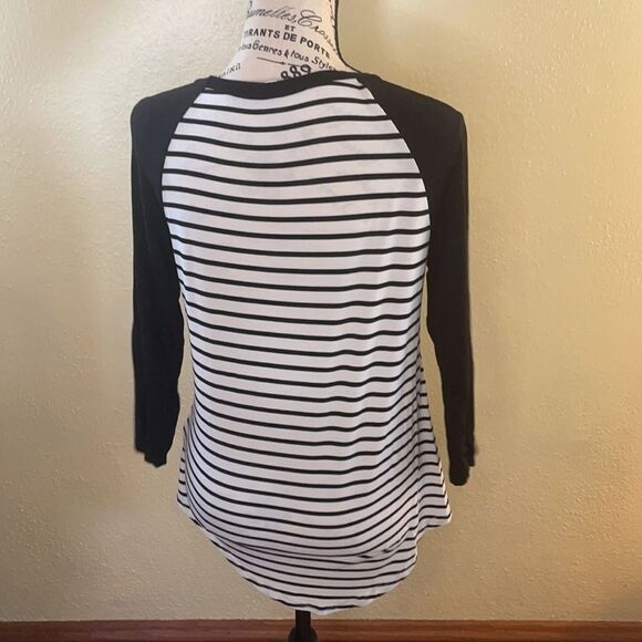 3/4 sleeve small. 9/1 - Picture 3 of 5